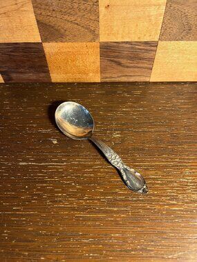 Baby Toddler 4 Inch Spoon with Floral Pattern Wm Rogers & Son